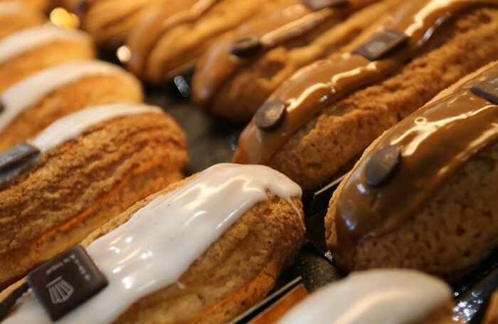 Eclairs vanille, café, chocolat